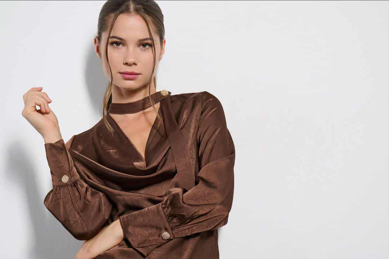 &Mu;&pi;&lambda;&omicron;&upsilon;&zeta;&alpha;-null