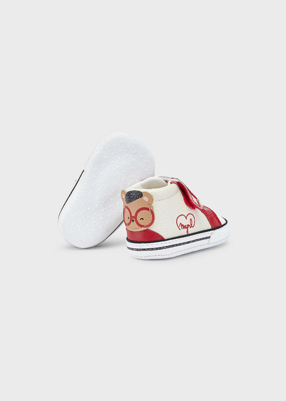 Abigail hugging shoes-null