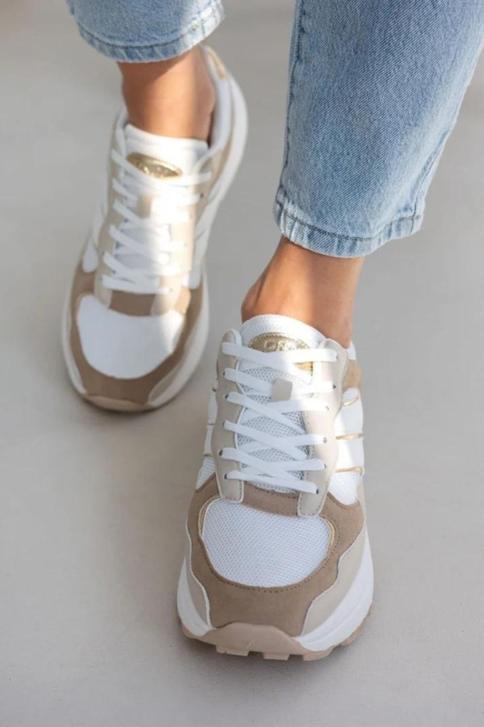 Only silvie 10 sneakers image number null