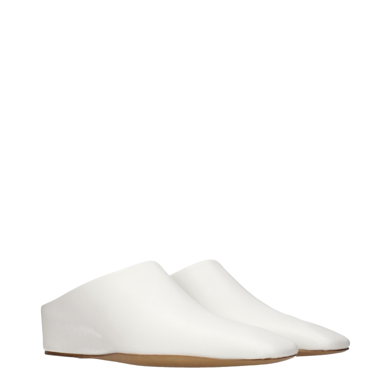 White leather slippers-null
