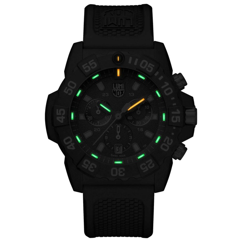 Black rubber sport watch-null