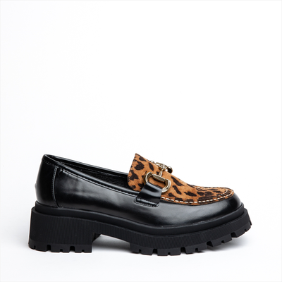 Miss belgini loafer pumps with chunky chain embellishment, Leopardd, medium