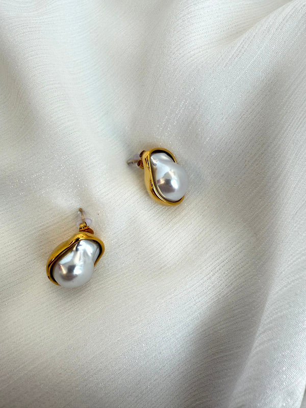"lunar" earrings-null