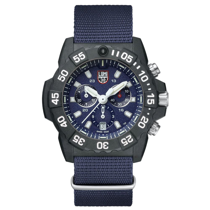 Black rubber sport watch-null