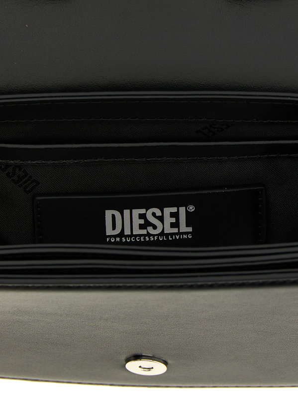 Black cowhide shoulder bag-null