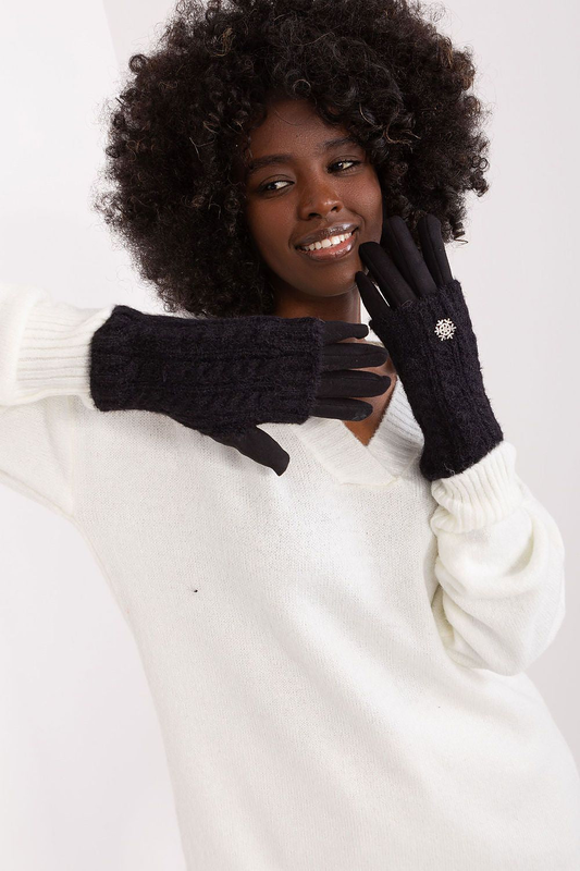 Gloves at image number null