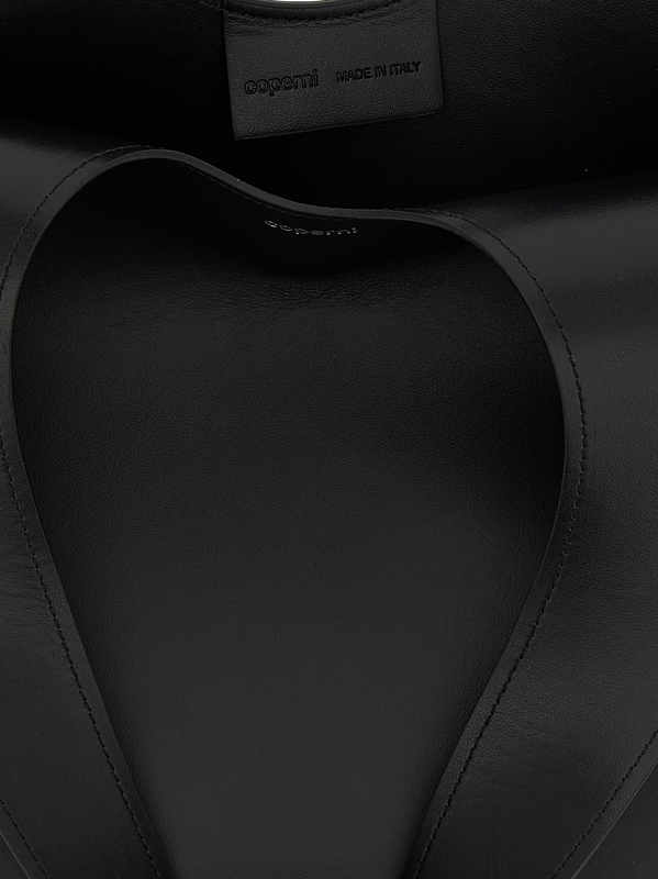 Black cowhide shoulder bag-null