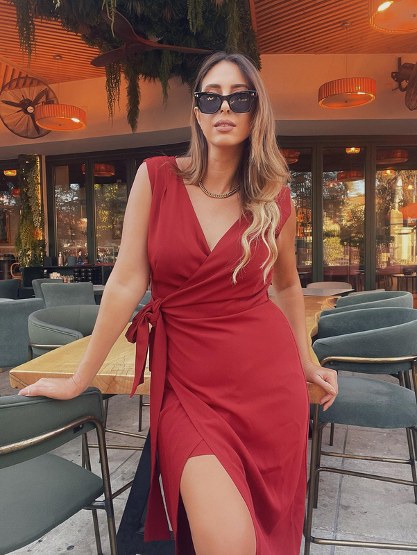 Dress midi sleeveless image number null