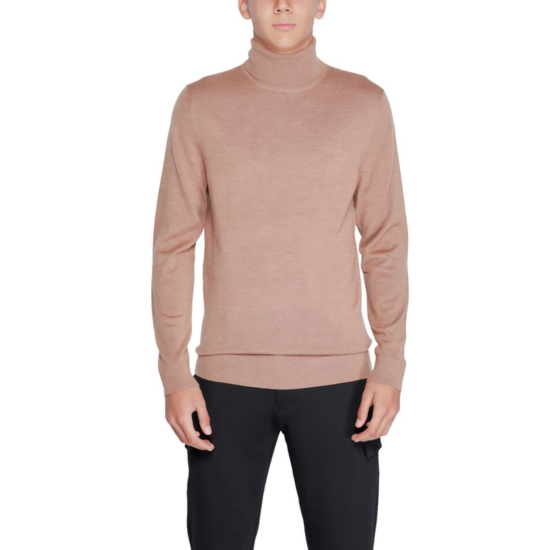 Beige wool turtleneck-null
