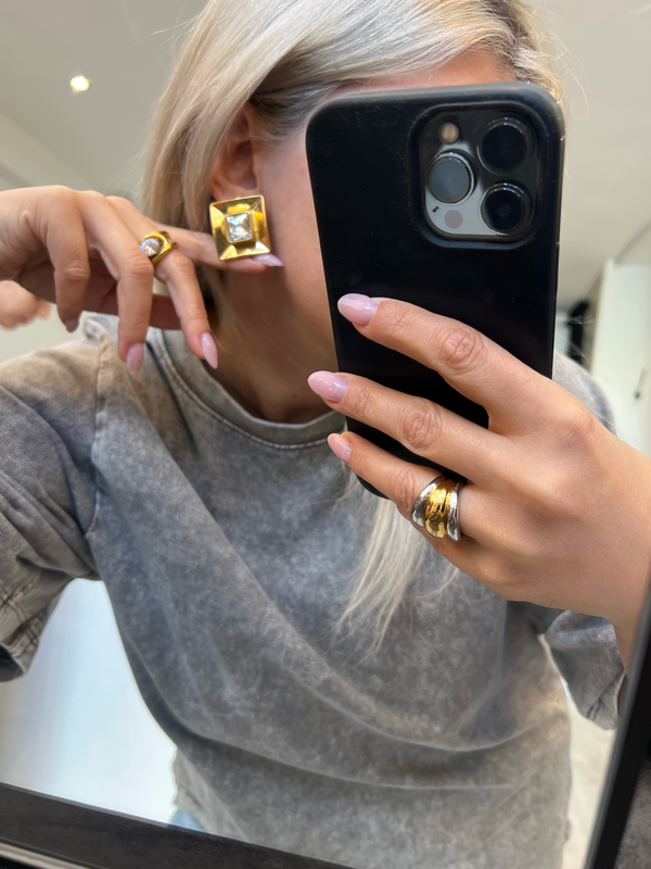"alessia" earrings-null