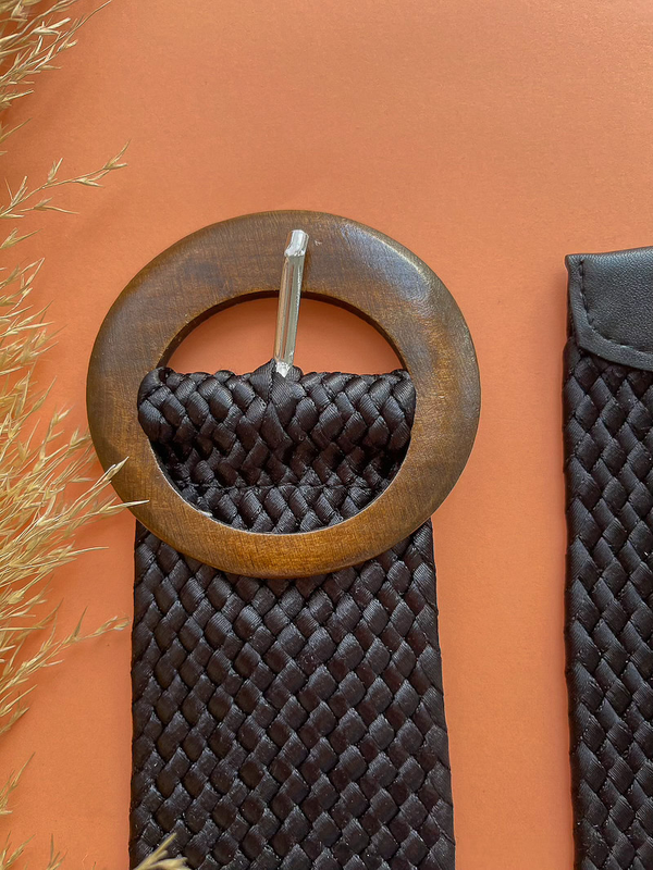 Wooven belt with wooden buckle black image number null