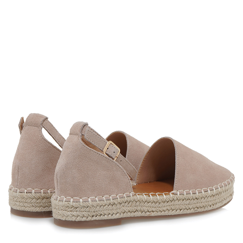 Exe &gamma;&upsilon;&nu;&alpha;&iota;&kappa;&epsilon;ί&alpha; &epsilon;&sigma;&pi;&alpha;&nu;&tau;&rho;ί&gamma;&iota;&alpha;-null