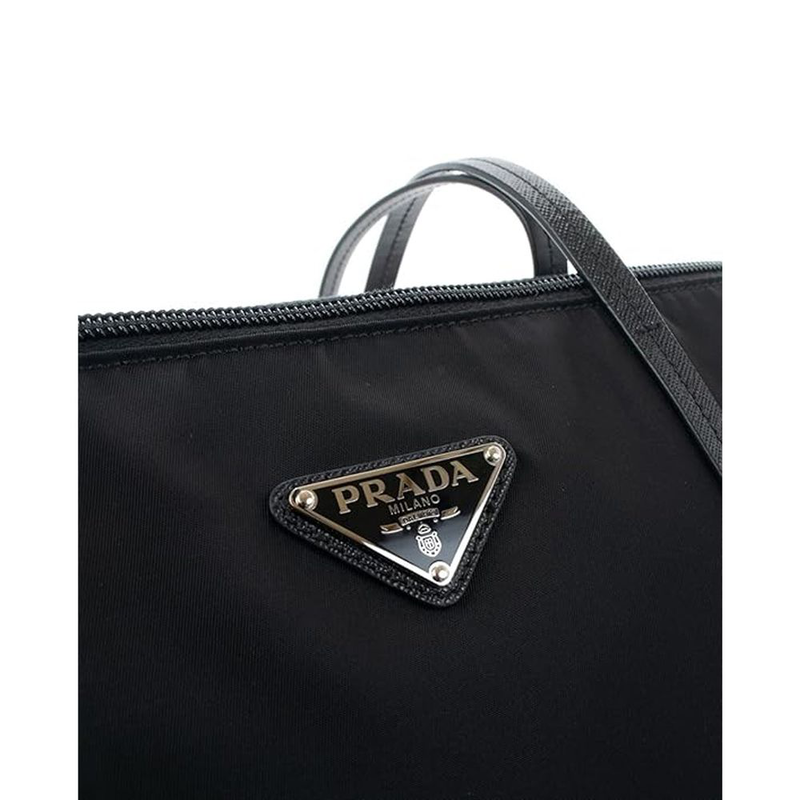 Black nylon tote bag-null
