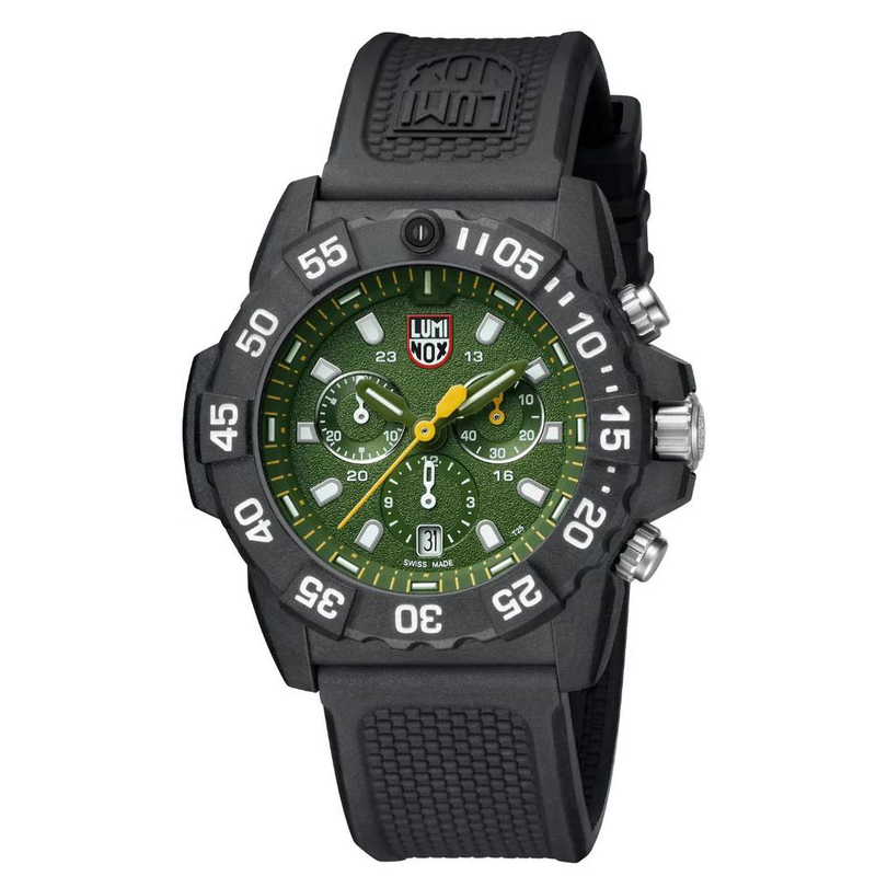Black rubber sport watch-null