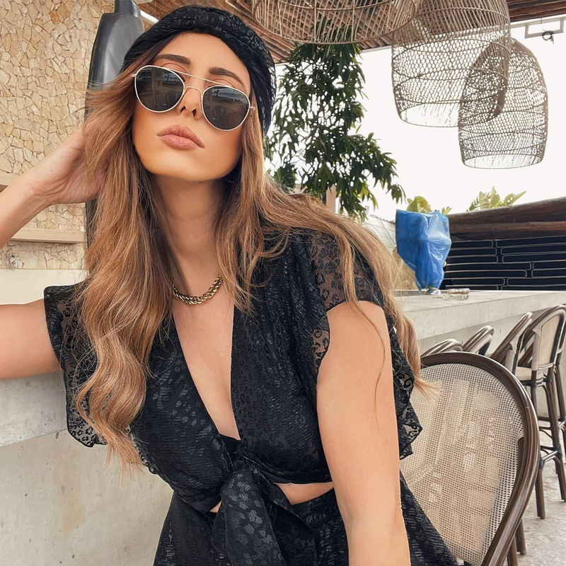 Blouse crop ruffles image number null