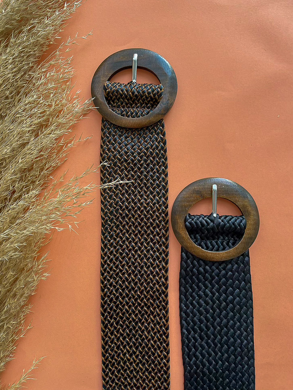 Wooven belt with wooden buckle black image number null