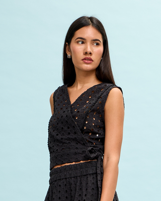 Crop top cutwork
