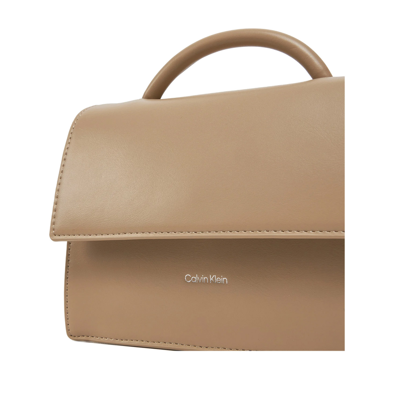 Calvin Klein &gamma;&upsilon;&nu;&alpha;&iota;&kappa;&epsilon;ί&alpha; &tau;&sigma;ά&nu;&tau;&alpha; &chi;&iota;&alpha;&sigma;&tau;ή-null