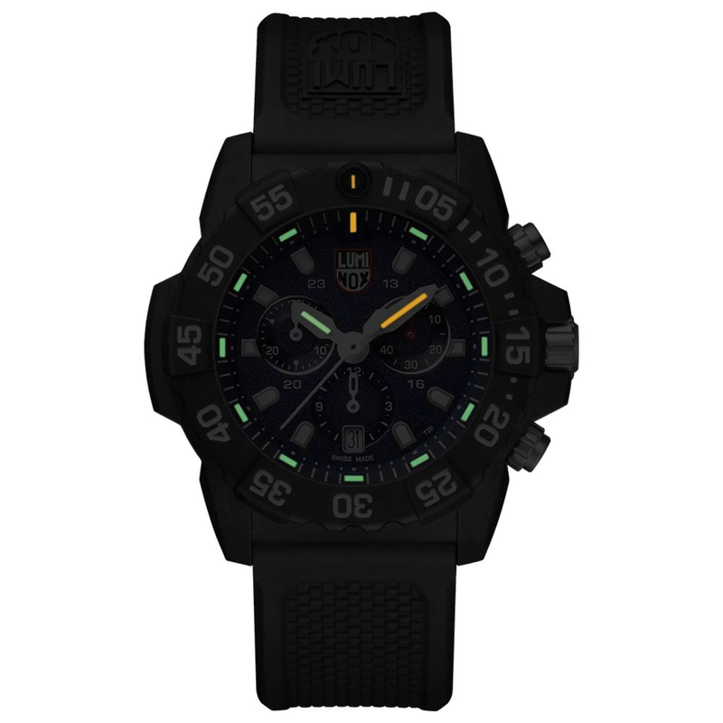 Black rubber sport watch-null