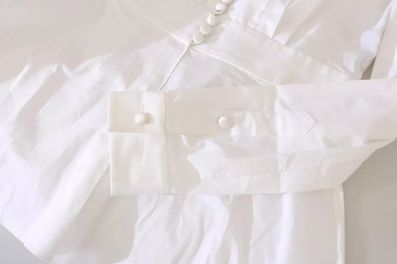 Black white decorative buttons tops shirt blouse-null
