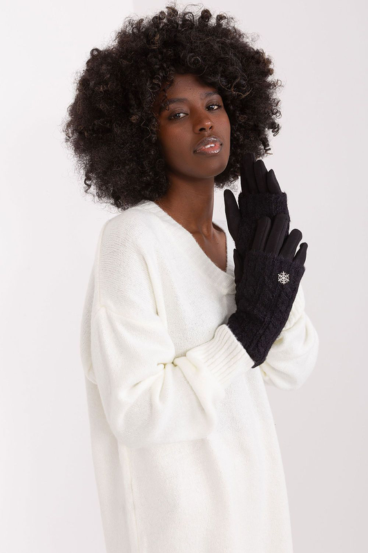 Gloves at image number null