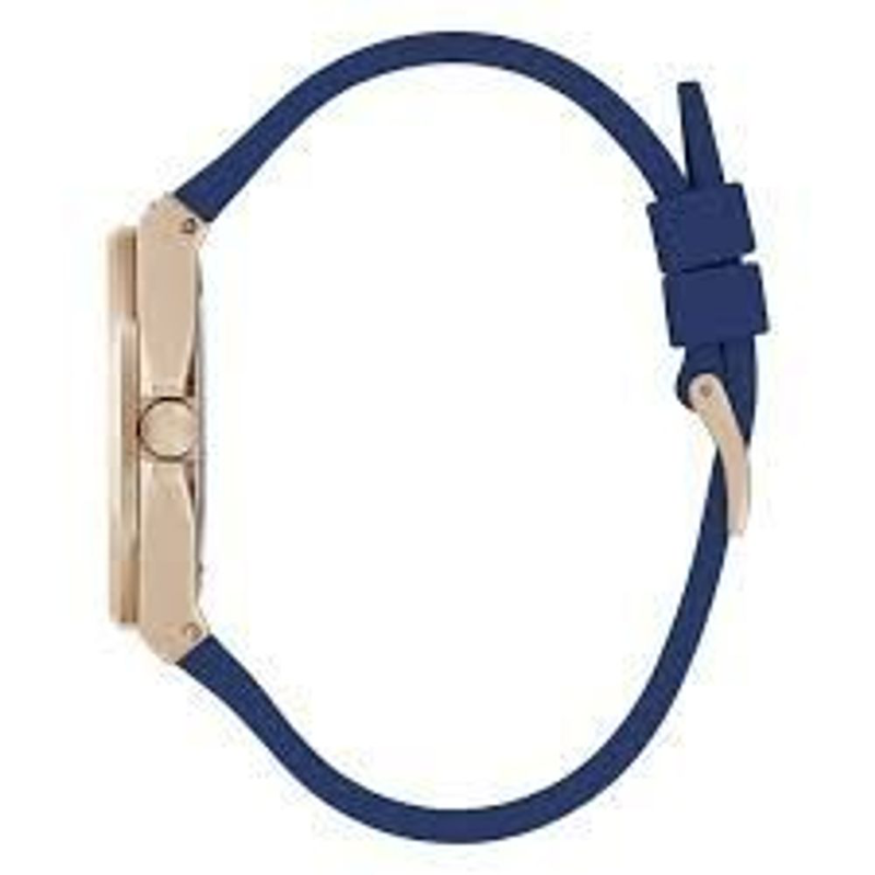 Blue synthetic bracelet watch-null