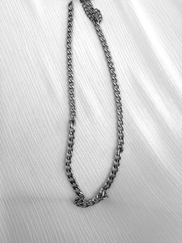Silver chain-null
