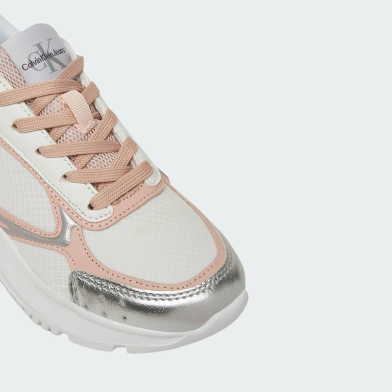 Low cut lace-up sneaker-null