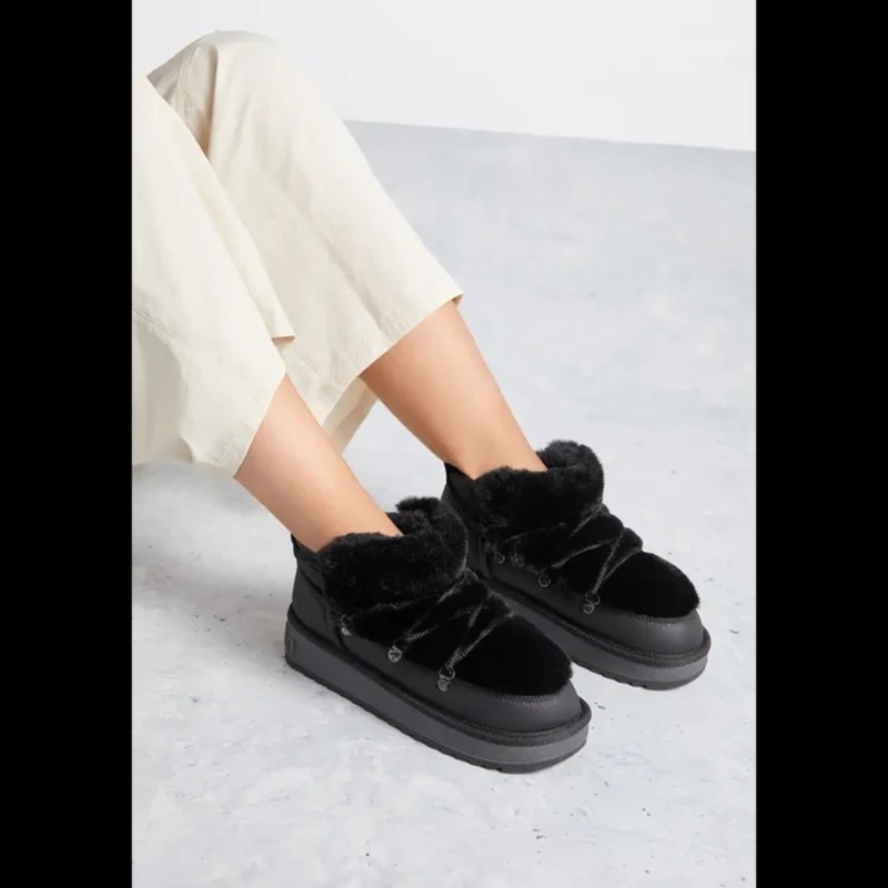 D. Franklin women booties-null