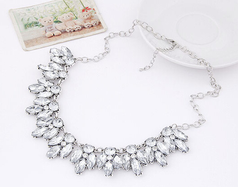 Clear glass crystal necklace image number null