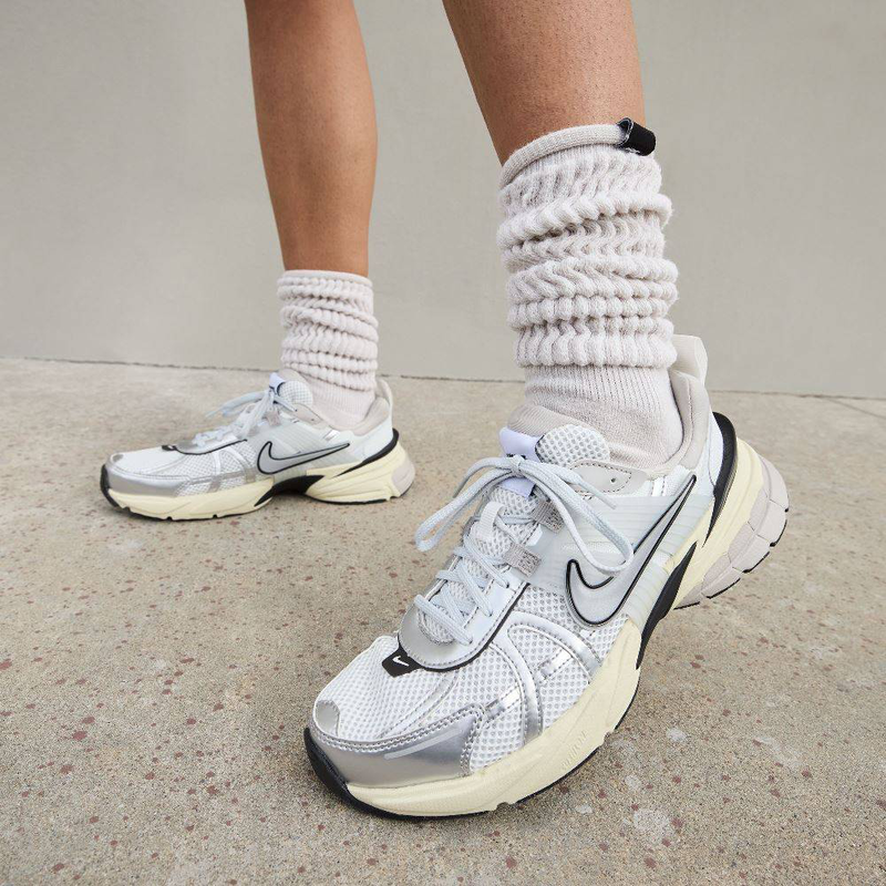 Nike womens v2k run-null