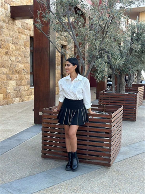 Mini skirt pleated rhinestones image number null