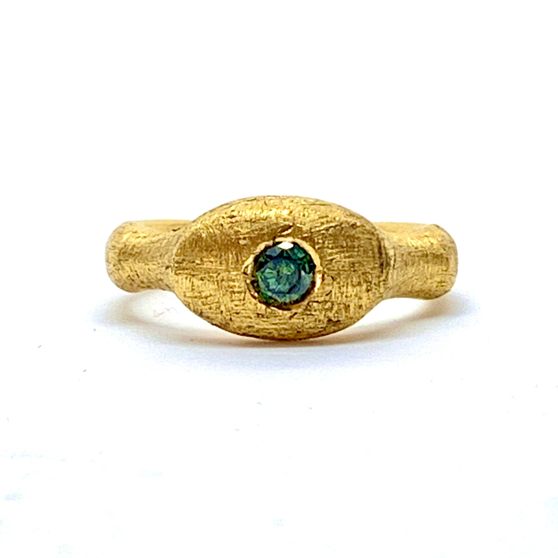 Ring 24ct gold green diamond-null