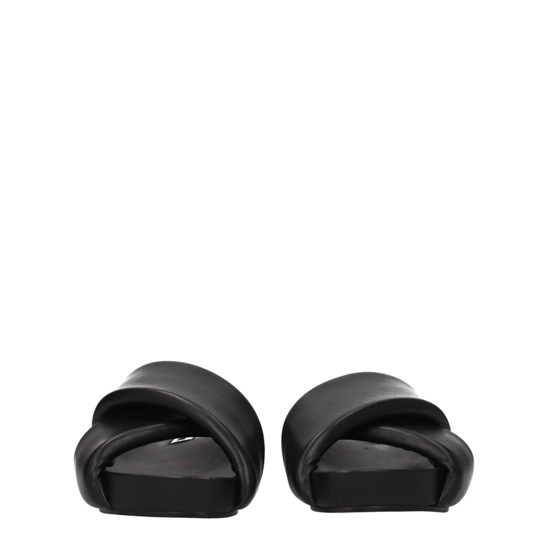Black leather slippers-null