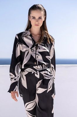 Desiree satin blouse in black/beige print