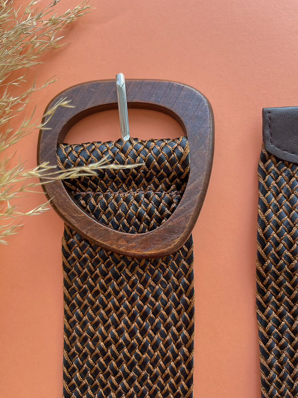 Wooven belt with wooden buckle brown/black image number null