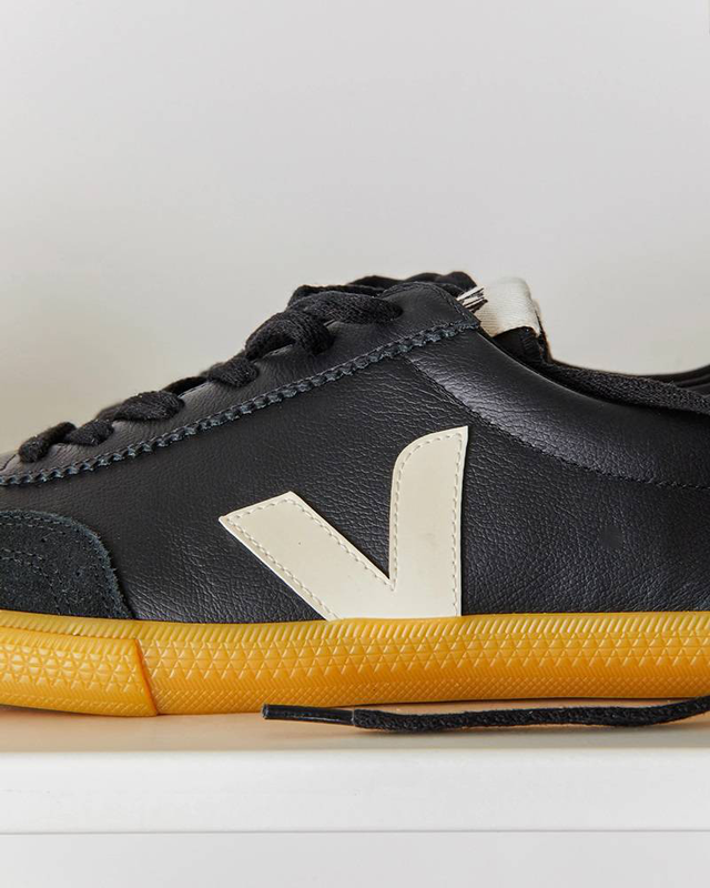 Veja volley organic leather shoes-null