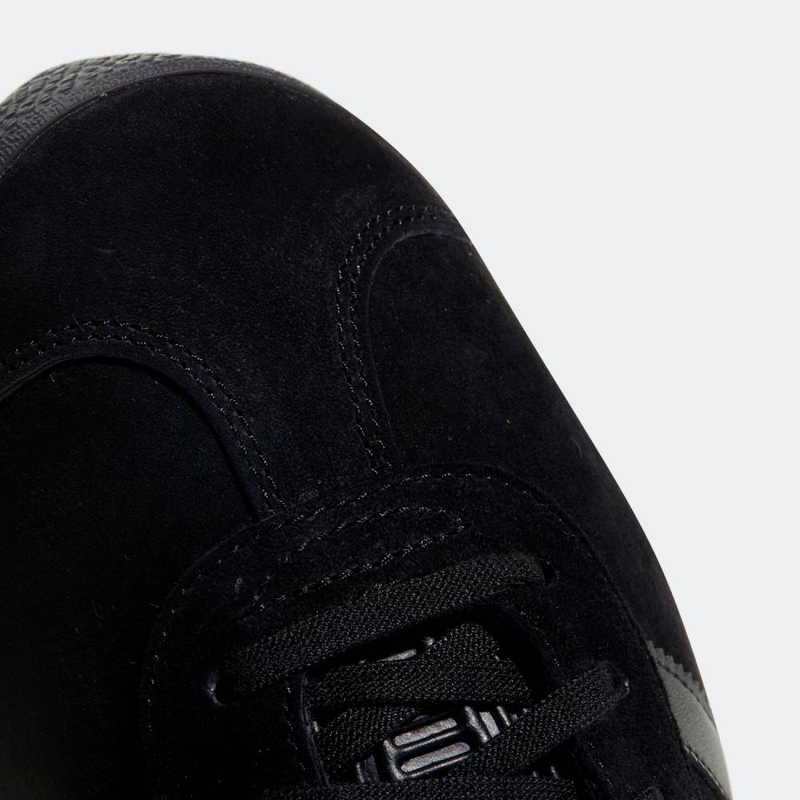 Adidas gazelle shoes-null