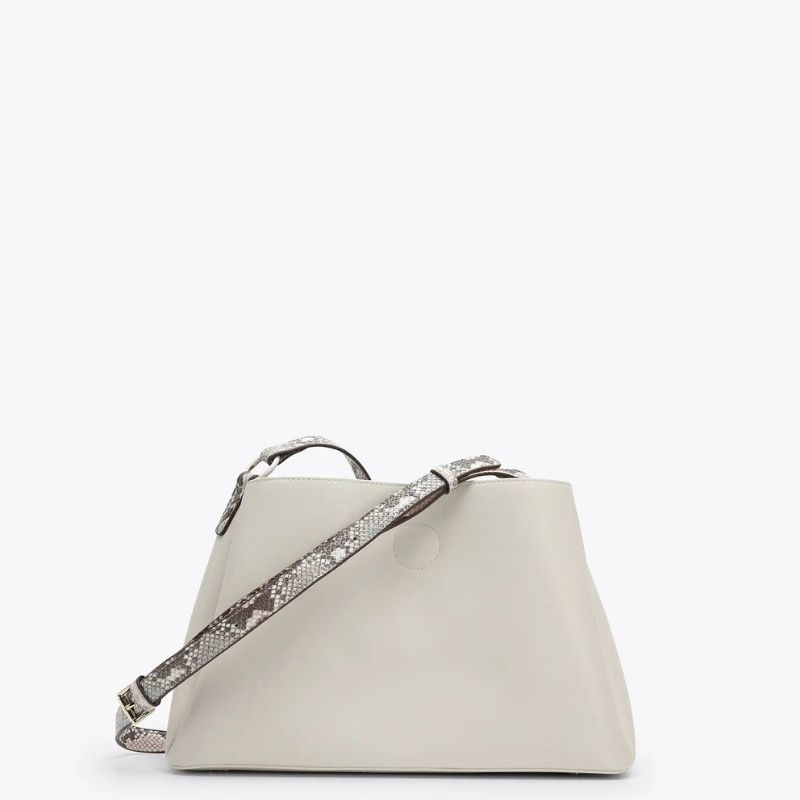Axel handbag image number null