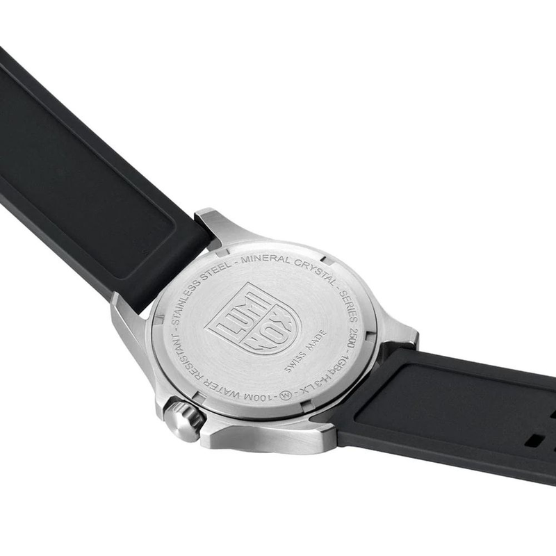 Black resin dress watch-null