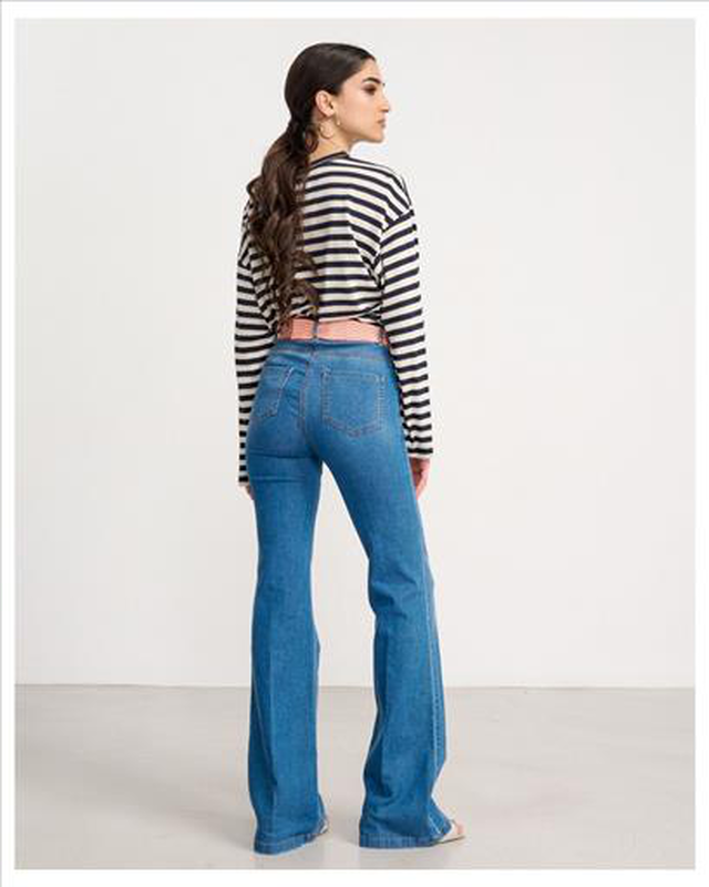 Trouser jean flared leg image number null