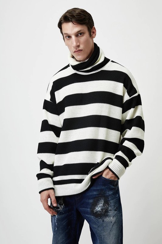 Product image: Stefan the bee hive turtleneck knitwear-null