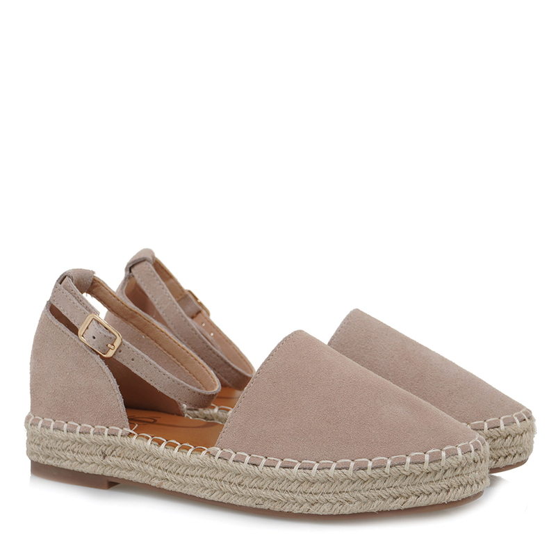 Exe &gamma;&upsilon;&nu;&alpha;&iota;&kappa;&epsilon;ί&alpha; &epsilon;&sigma;&pi;&alpha;&nu;&tau;&rho;ί&gamma;&iota;&alpha;-null