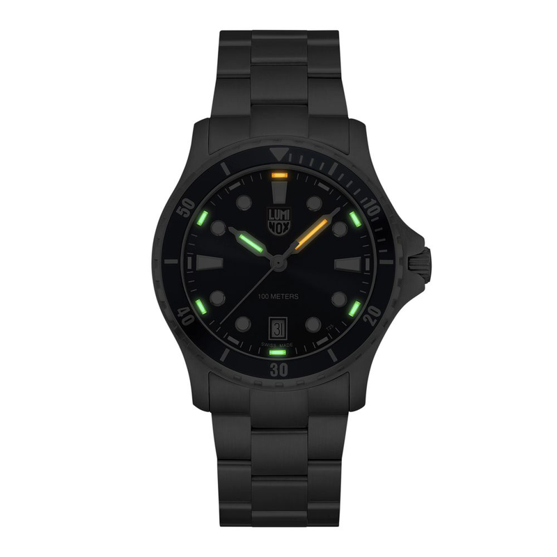 Gray stainless steel sport watch-null