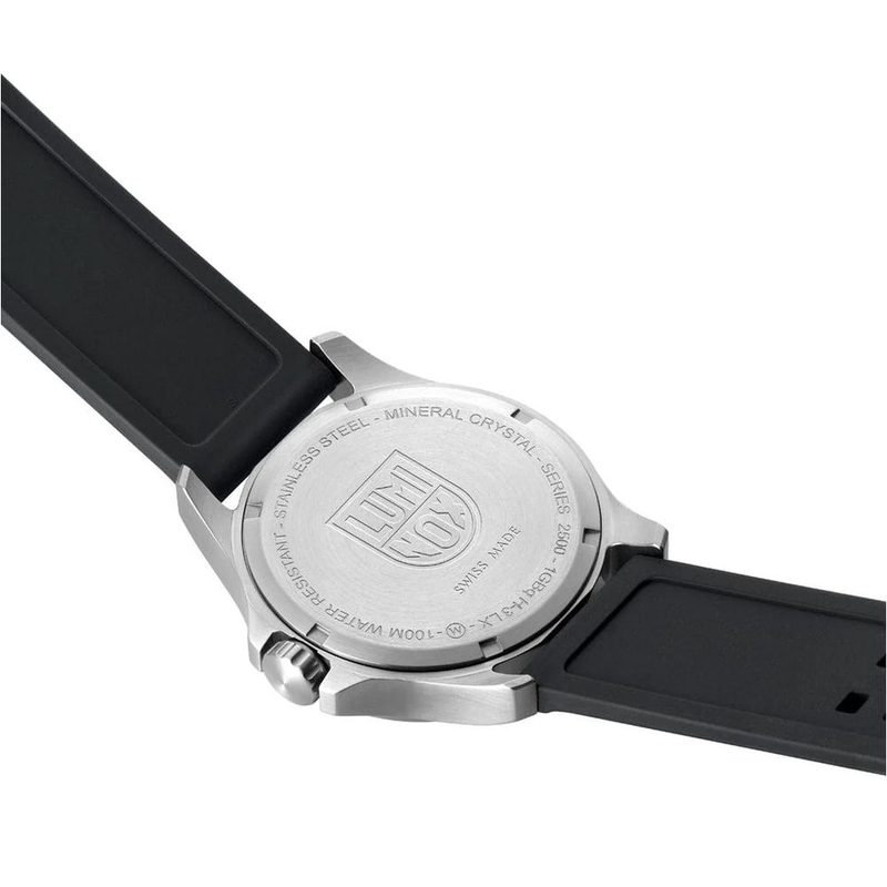 Black resin sport watch-null
