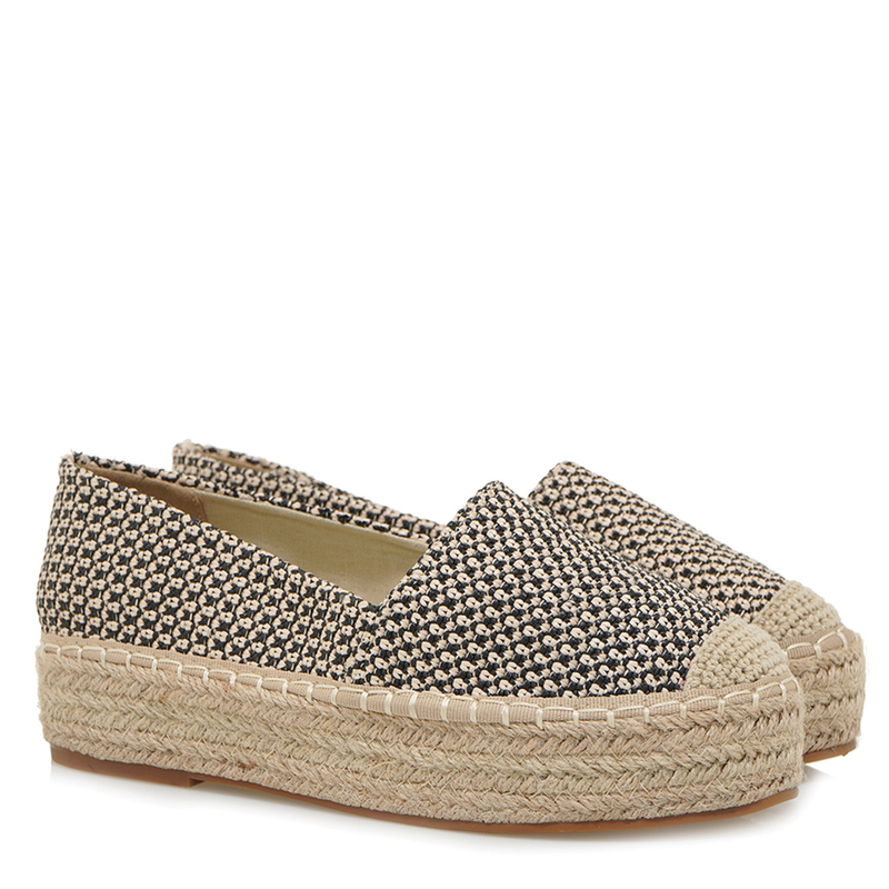 Exe &gamma;&upsilon;&nu;&alpha;&iota;&kappa;&epsilon;ί&alpha; &epsilon;&sigma;&pi;&alpha;&nu;&tau;&rho;ί&gamma;&iota;&alpha;-null