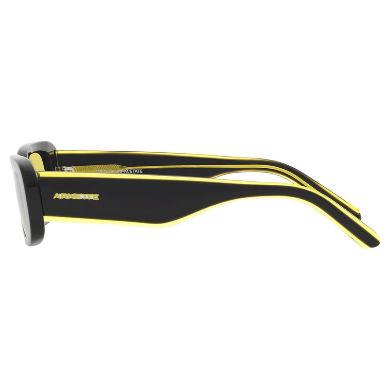 Black resin sunglasses-null