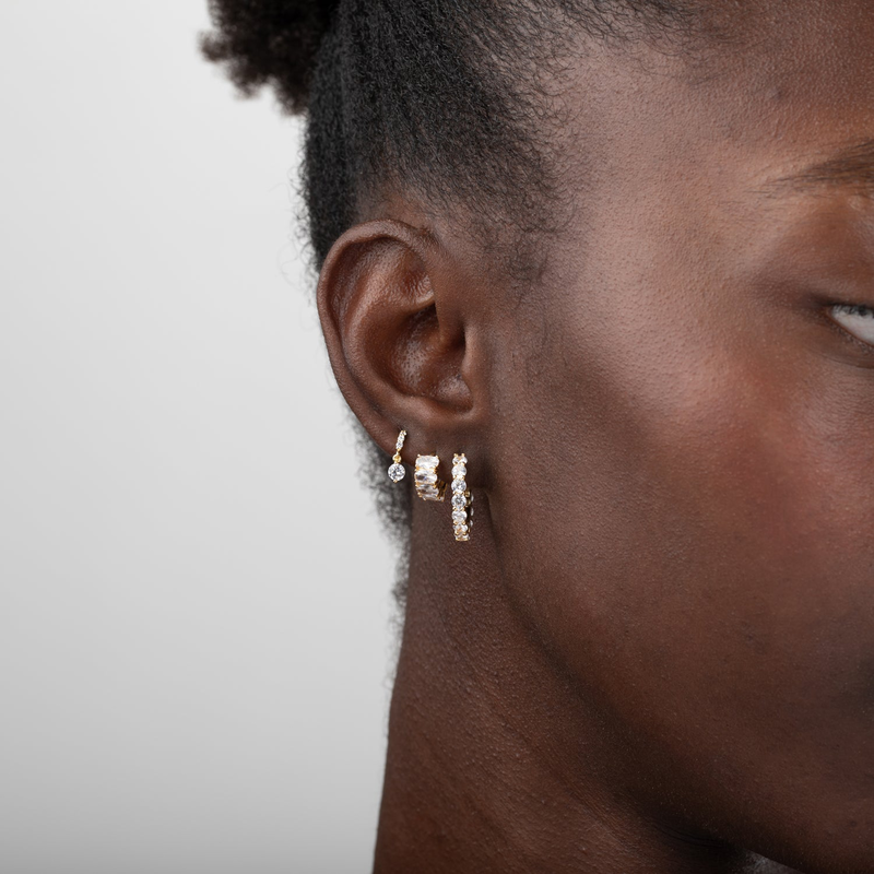 Oval zircon hoops-null
