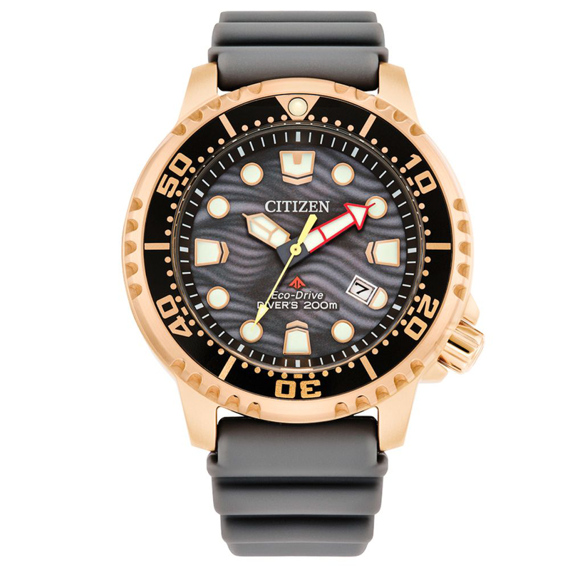 Black rubber sport watch-null