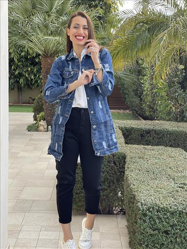 Jean black mom fit image number null